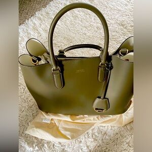 BRAND NEW,  LAUREN, by RALPH LAUREN LEATHER BAG 
OLIVE GREEN 
WITH TOP HANDLES